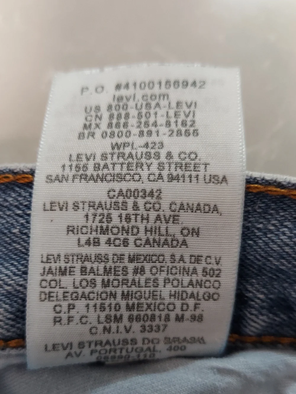 550 Levis, Size 36/29, Lightwash Blue Denim, Vintage